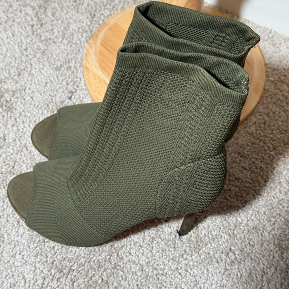 Catherine Malandrino women’s peep toe heeled bootie size 9 - Picture 2 of 5